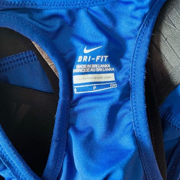 Nike DriFit gray tank top with attached blue sports bra size Small. - Picture 7 of 7